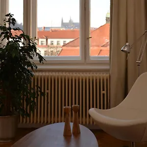 Beautiful View On The Castle Close To The Centre Prag