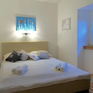  Apartment Nika