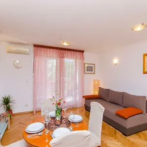  Apartament Lucija